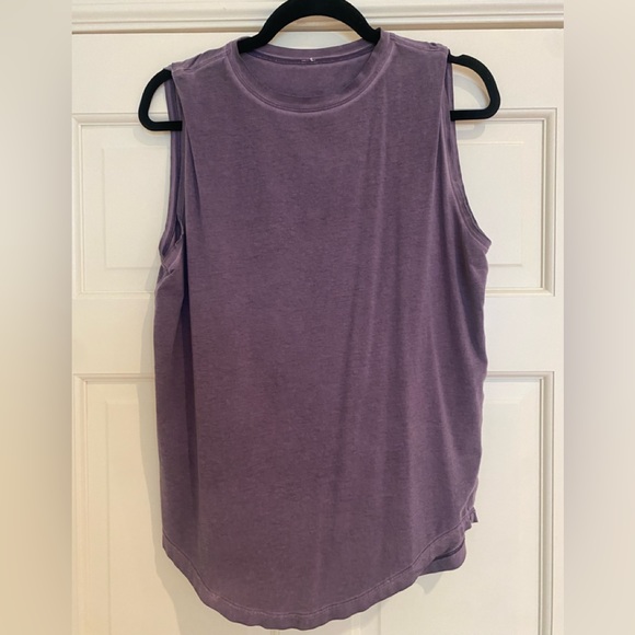 Lululemon tank - Picture 2 of 4